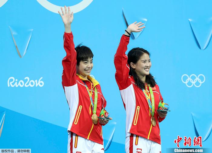 2016里约奥运跳水女子双人十米台,中国选手陈若琳/刘惠瑕以354.00分获得冠军。 2016里约奥运跳水女子双人十米台,中国选手陈若琳/刘惠瑕以354.00分获得冠军。