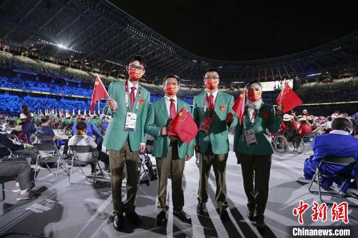 中国选手在东京残奥会开幕式上 陈曦 摄