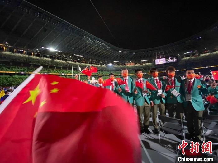 中国选手在东京残奥会开幕式上 陈曦 摄 中国选手在东京残奥会开幕式上 陈曦 摄