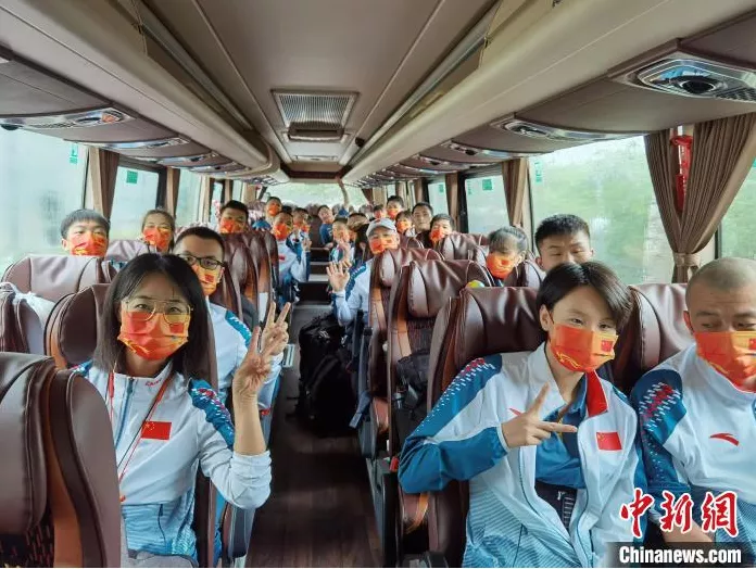 8月19日,2020东京残奥会中国体育代表团首批成员启程前往东京。中国残联供图 8月19日,2020东京残奥会中国体育代表团首批成员启程前往东京。中国残联供图
